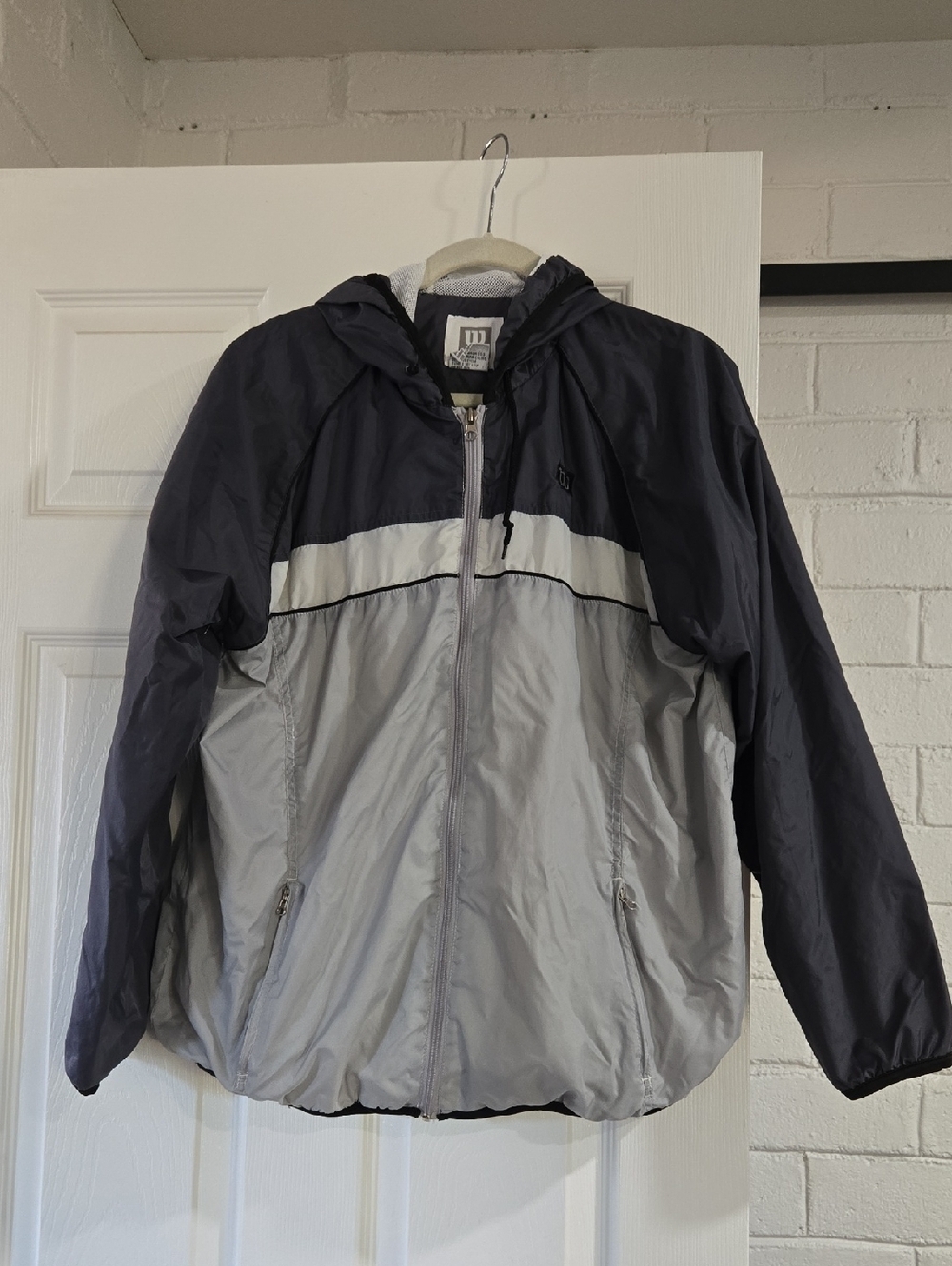 Wilson Men's Hooded Two-Tone Windbreaker Jacket in Dark Blue & Light Gray Size L